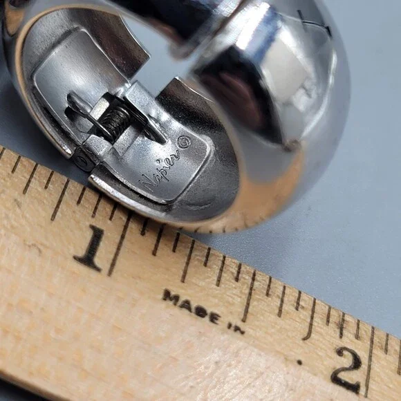 Vintage Napier Wide Hoops Clip on Earrings Signed 1.25 in - Picture 8 of 8